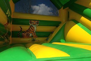 Inflatable castle multifun jungle with slide