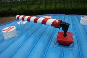 Inflatable sweeper arm Jump Factory