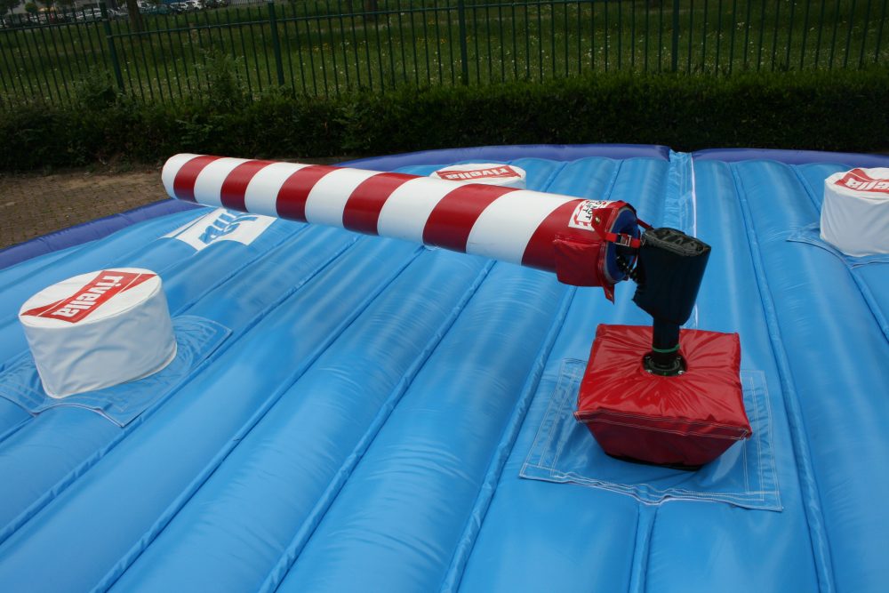 Inflatable sweeper arm Jump Factory