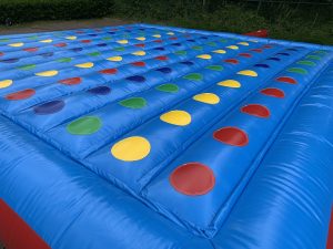 Giant Twister game - Jump Factory