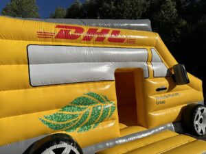 Custom DHL bouncy castle IV - Jump Factory