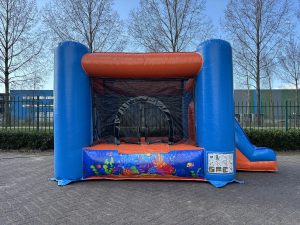 Ballenbad-met-glijbaan-sea-world