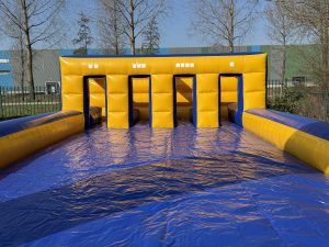 Custom Life-Size Shuffleboard Hollewand